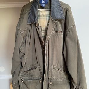 Mens light jacket. Good condition.